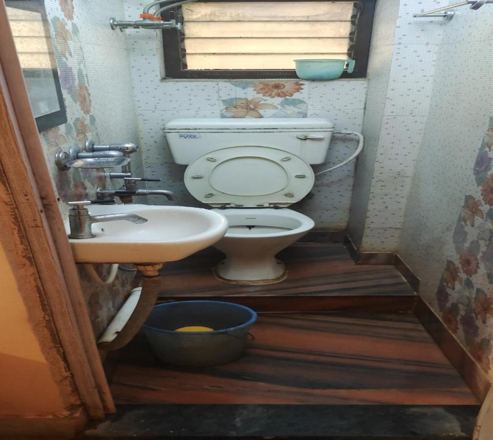 Staymaker Tirupati Guest House كولكاتا المظهر الخارجي الصورة