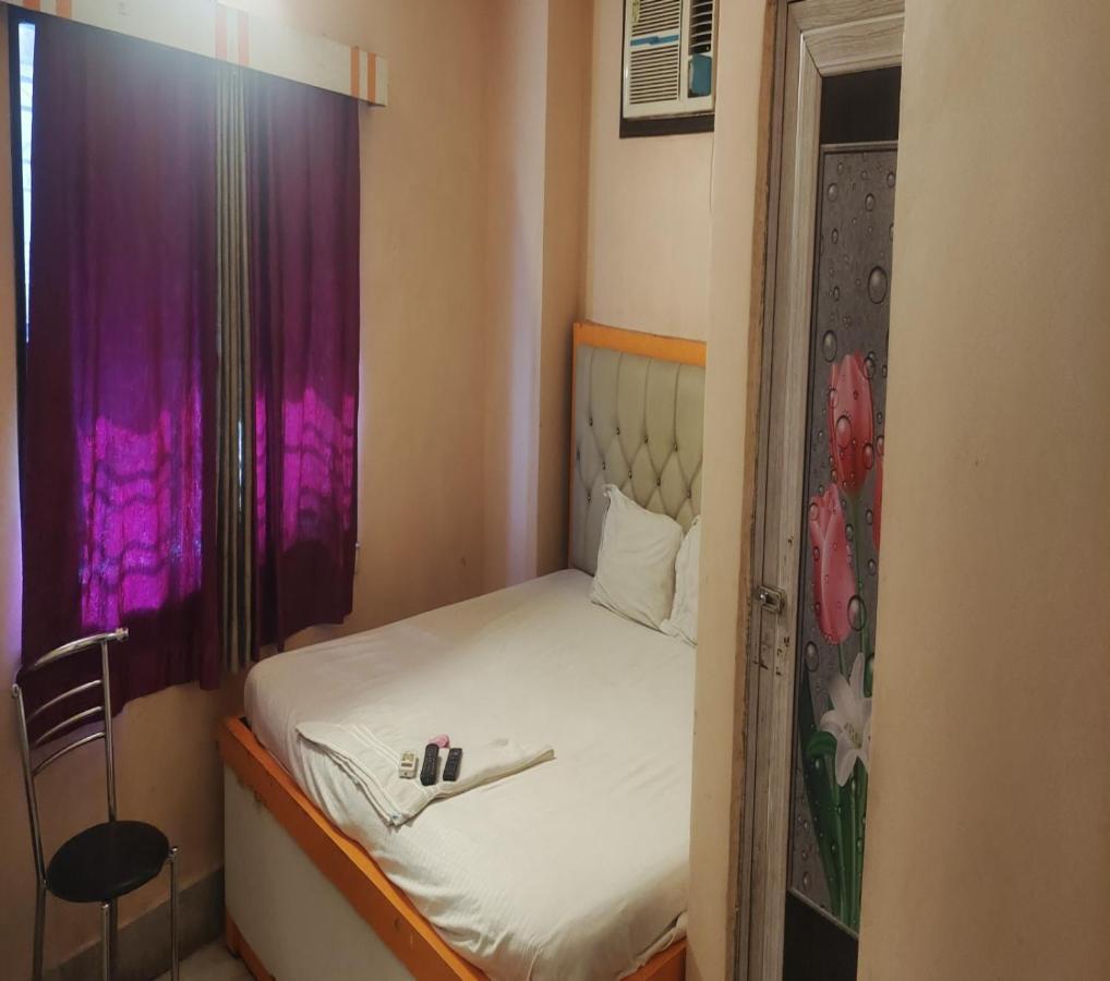 Staymaker Tirupati Guest House كولكاتا المظهر الخارجي الصورة