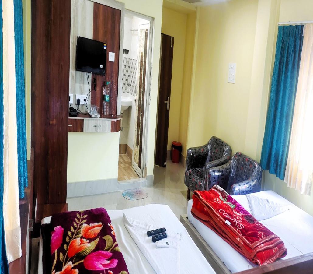 Staymaker Tirupati Guest House كولكاتا المظهر الخارجي الصورة