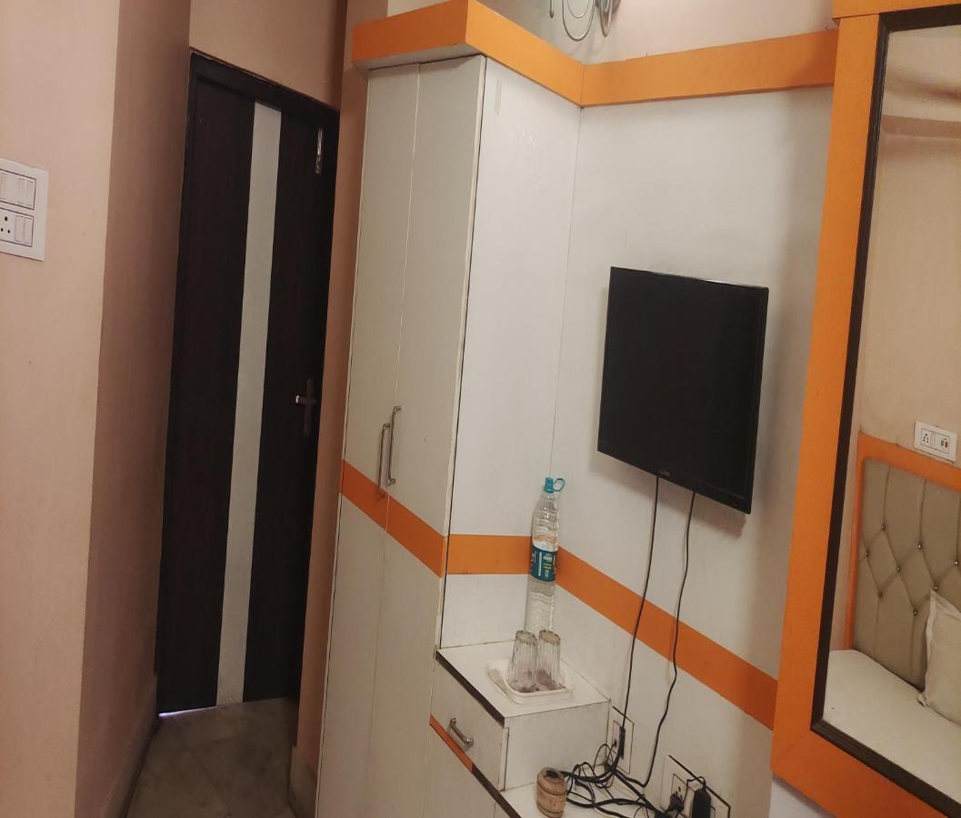 Staymaker Tirupati Guest House كولكاتا المظهر الخارجي الصورة