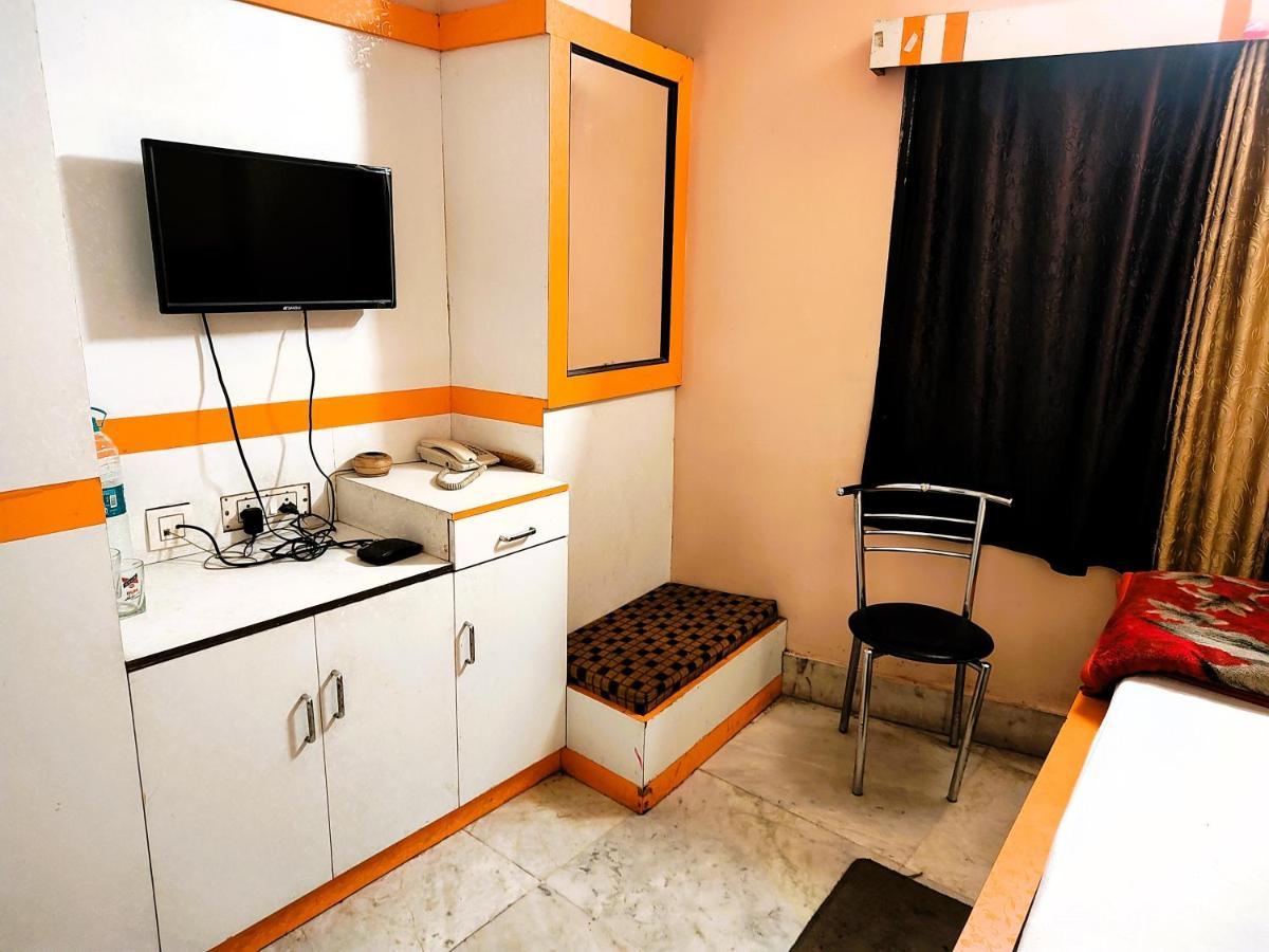 Staymaker Tirupati Guest House كولكاتا المظهر الخارجي الصورة