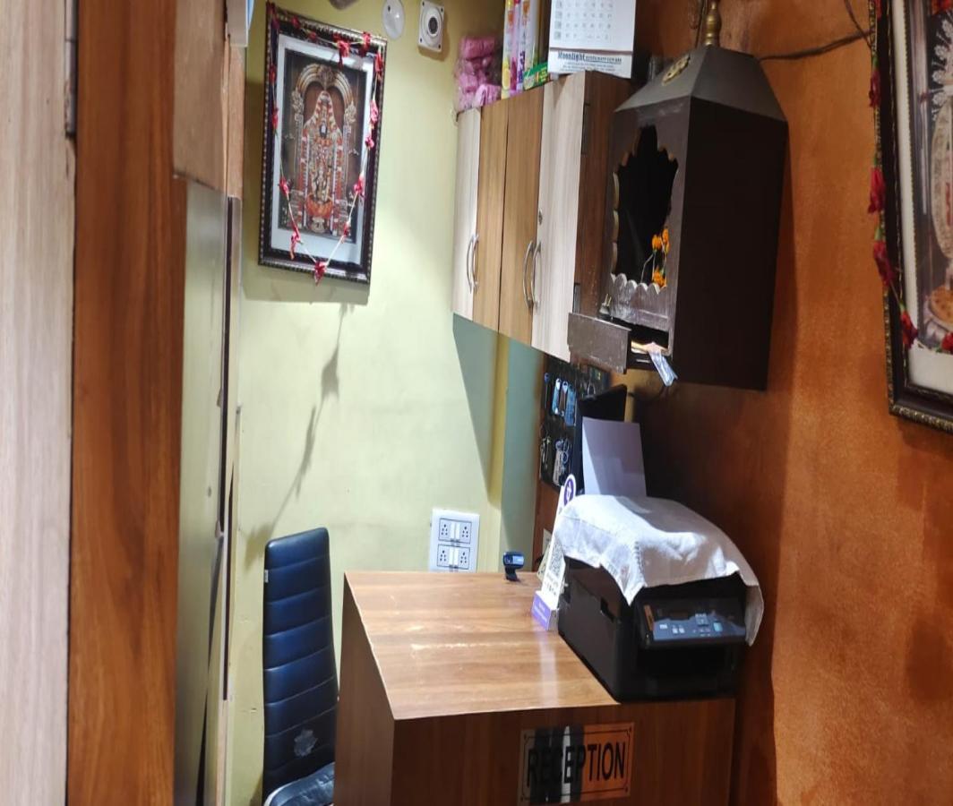 Staymaker Tirupati Guest House كولكاتا المظهر الخارجي الصورة