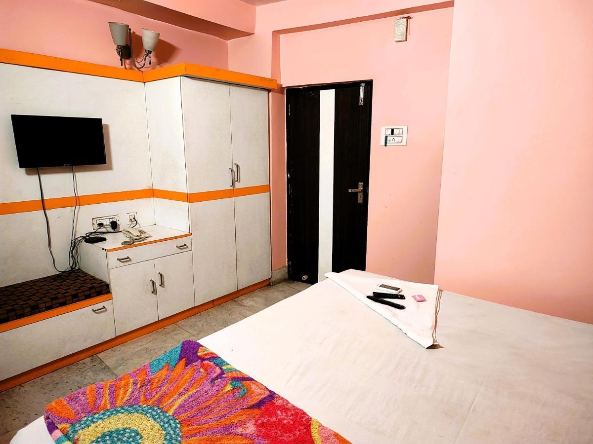 Staymaker Tirupati Guest House كولكاتا المظهر الخارجي الصورة